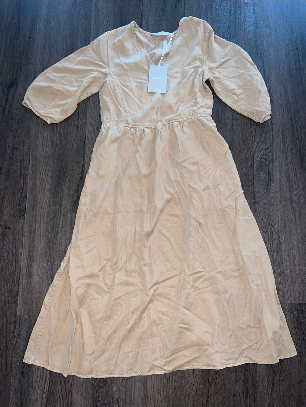 NWT Everlane Beige/Tan Midi Dress with V-Neck